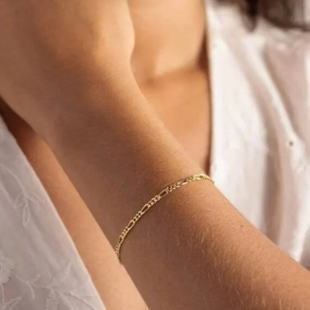 NEW Gold Toned Stainless Steel Figaro Bracelet